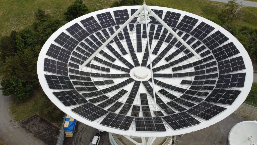 Europas erste Solaranlage in Satellitenschüssel